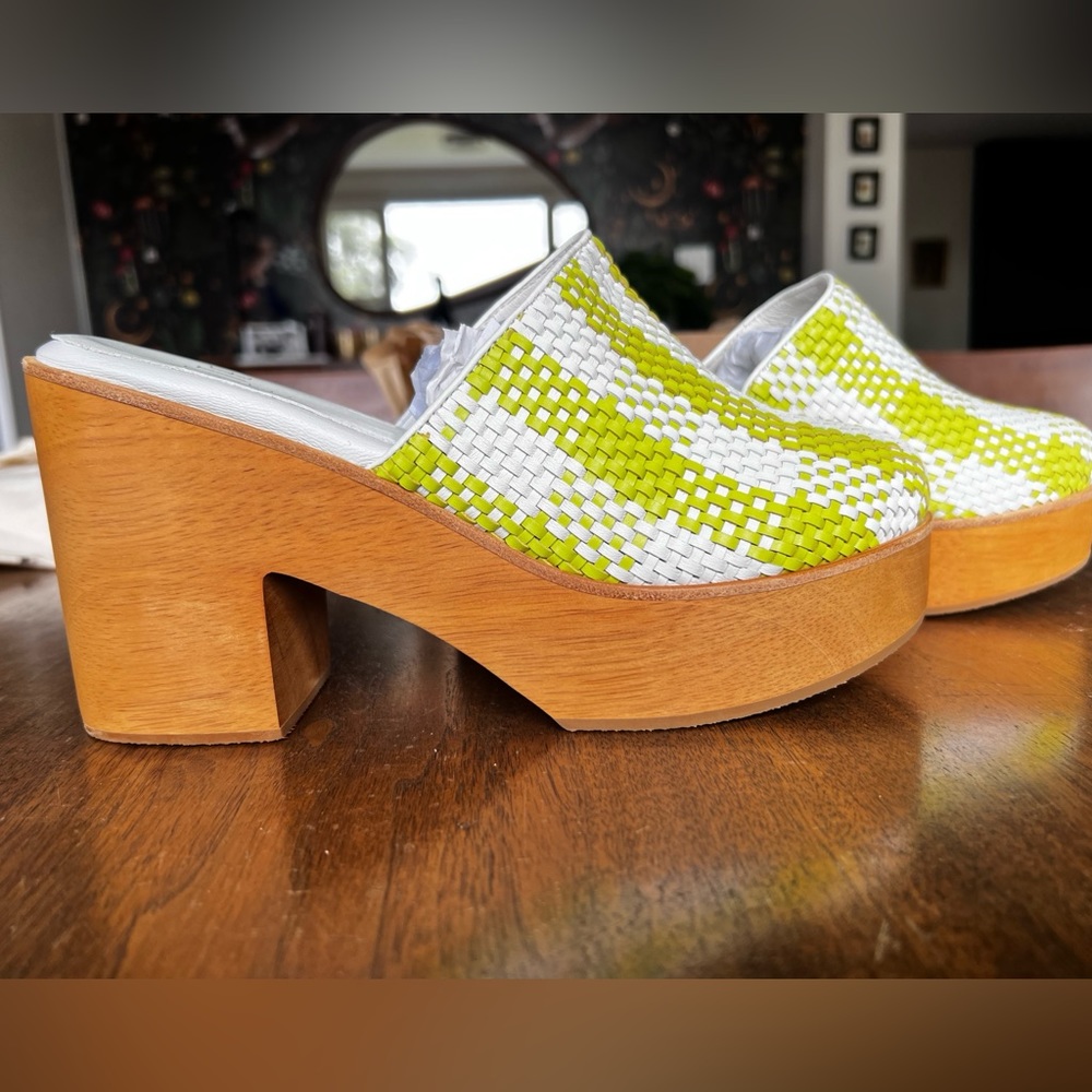 Marlo Clog in Lime Latte